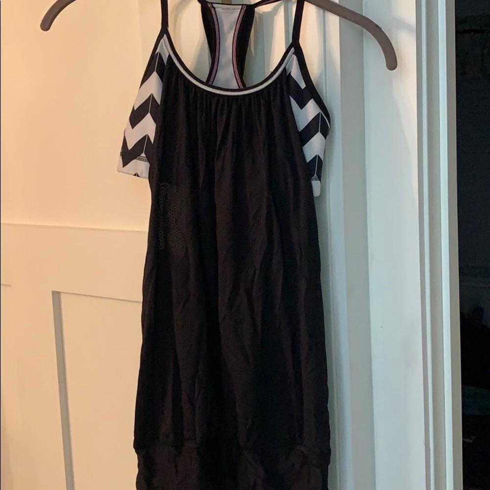 Chevron lululemon workout top